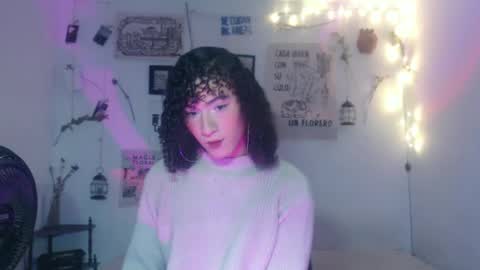 Snapshot of ellis_flowers chatting on 10.13.25  . online show from 10.13.25