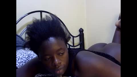 ellisa9 online show from 10.16.25