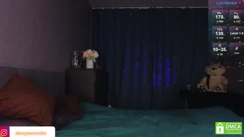 Snapshot of elliswonder chatting on 11.05.25 elliswonder online show from 11.05.25