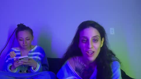 Elli X Raven online show from 04.02.26