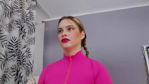 Elsa Jean online show from 10.08.25