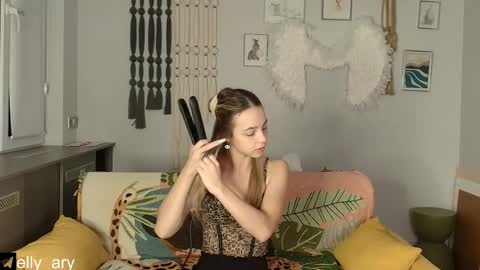 elly_ary online show from 12.01.25