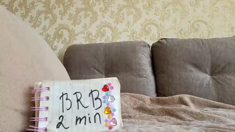 Elly at Home online show from 03.09.25