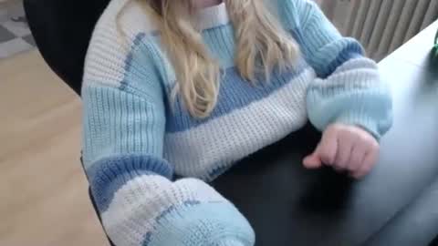 Elly online show from 10.17.25