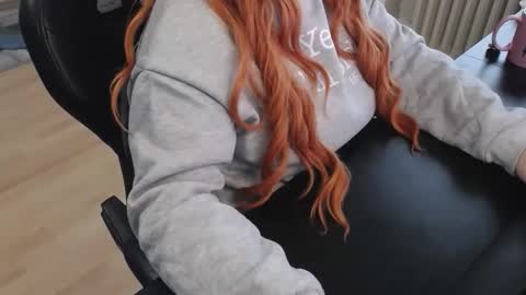 Elly online show from 10.31.25