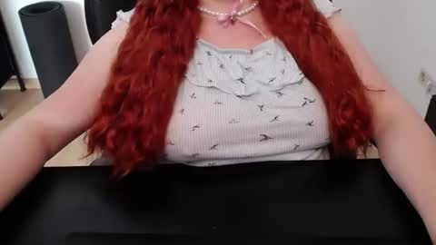 Elly online show from 05.18.26