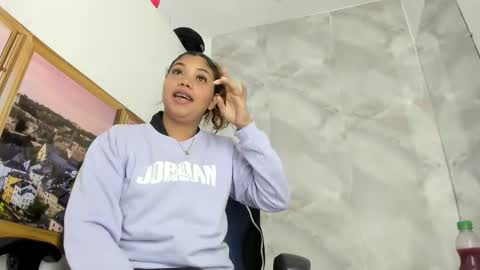 Snapshot of ellybloom chatting on 05.18.26 ellybloom online show from 05.18.26