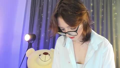 Snapshot of ellyford chatting on 01.01.25 Elly online show from 01.01.25