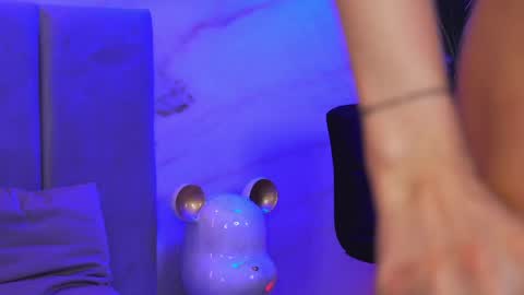 Elly online show from 04.09.26