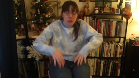 Elly Naomi online show from 11.23.25