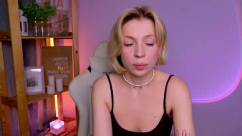 Elly online show from 11.30.25