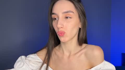 Im online Fri Sun Mon Tue Thu Fri Sat3 from 1000 online show from 01.26.25