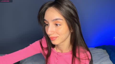 Im online Fri Sun Mon Tue Thu Fri Sat3 from 1000 online show from 02.01.25