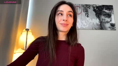 Im online Fri Sun Mon Tue Thu Fri Sat3 from 1000 online show from 02.12.25