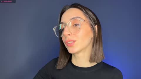 Im online Fri Sun Mon Tue Thu Fri Sat3 from 1000 online show from 02.26.25