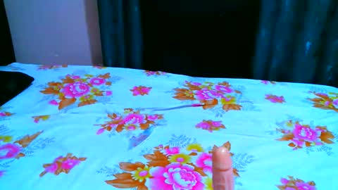 Snapshot of elodielynn chatting on 12.03.25 elodielynn online show from 12.03.25