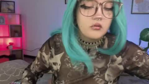 Snapshot of eloisee_ chatting on 11.26.25 Eloise . online show from 11.26.25