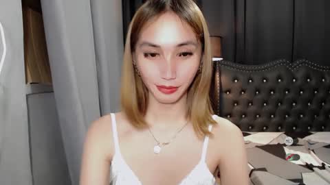 Snapshot of elora_charming chatting on 02.19.25 elora_charming online show from 02.19.25
