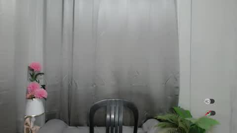Snapshot of elora_charming chatting on 02.22.25 elora_charming online show from 02.22.25