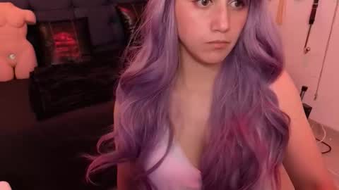 elowen_halley1 online show from 10.31.25