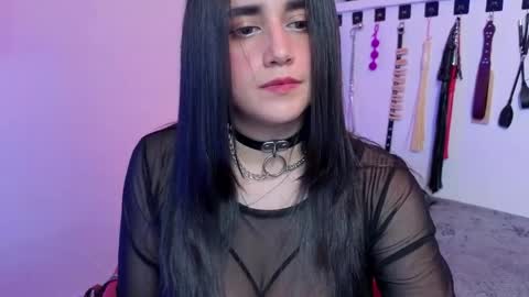 elowen_halley1 online show from 04.12.26