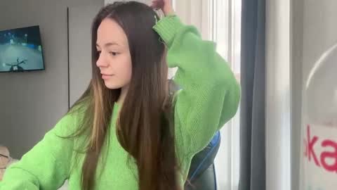 Snapshot of elowynx chatting on 04.21.26 Milana online show from 04.21.26
