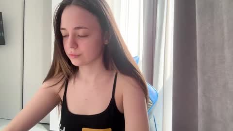 Snapshot of elowynx chatting on 04.29.26 Milana online show from 04.29.26
