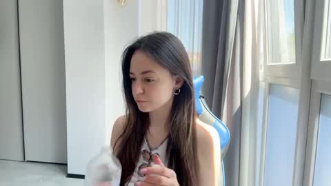 Snapshot of elowynx chatting on 05.11.26 Milana online show from 05.11.26