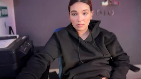 Snapshot of elsa_koch chatting on 09.19.25  ELSA  online show from 09.19.25