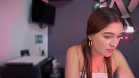 Snapshot of elsa_koch chatting on 09.22.25  ELSA  online show from 09.22.25