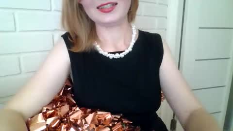 ElsaMartinez online show from 10.29.25