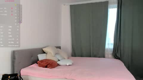 Snapshot of elswythbareford chatting on 11.22.25 Elizabeth online show from 11.22.25