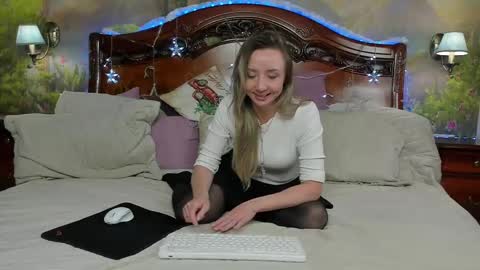 ElvaArno online show from 01.10.25