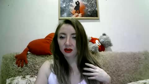 ElvaArno online show from 10.16.25