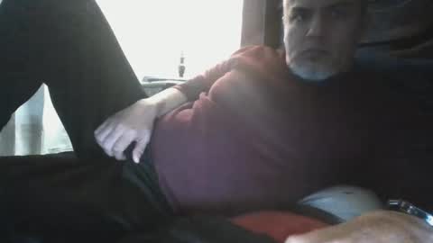 Snapshot of elvecinoequipadote chatting on 01.12.26 Peter spidy online show from 01.12.26