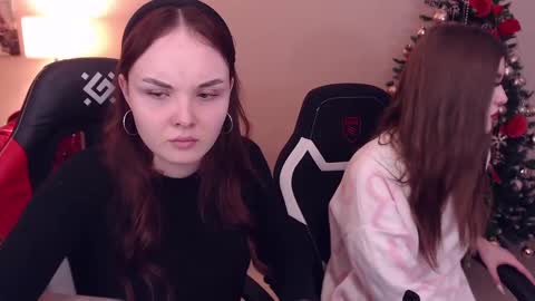 ElvingBella online show from 12.25.24