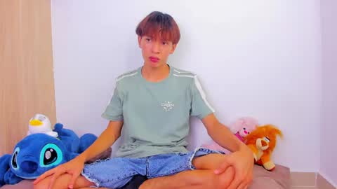  E  L  Y   K  I  N  G   online show from 06.17.26