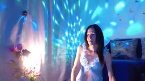 Elisa online show from 09.26.25