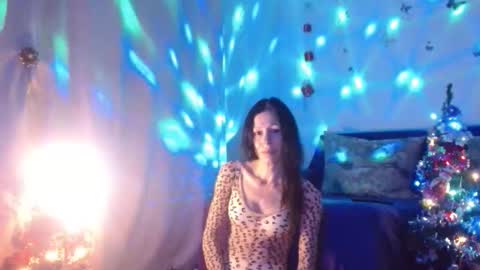 Elisa online show from 12.04.25