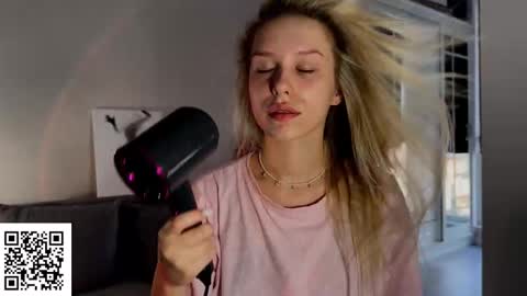 Elysia online show from 11.26.25