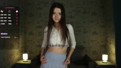 Snapshot of em1ly_e chatting on 11.29.25 Emily online show from 11.29.25