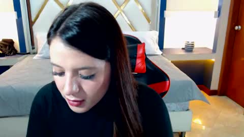 Estefany Martinez Acua INSTAGRAM ema 04oficial online show from 10.25.25