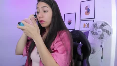 Ema louisx  online show from 01.08.25