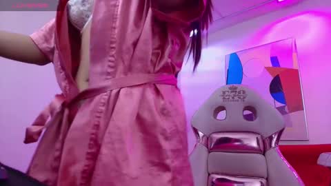 Ema louisx  online show from 10.19.25