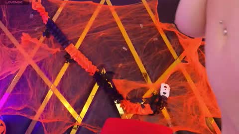 Snapshot of emaacastro chatting on 10.31.25 Emma online show from 10.31.25