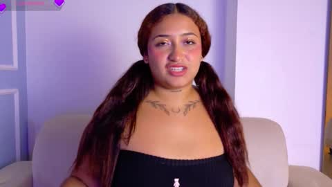 Snapshot of emagreen_ chatting on 12.13.25 Emma online show from 12.13.25