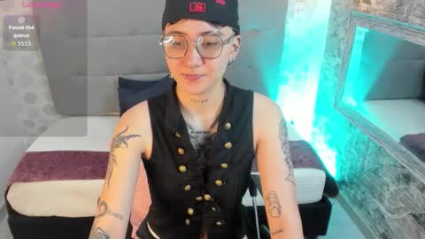 emahills__axelrose online show from 10.20.25