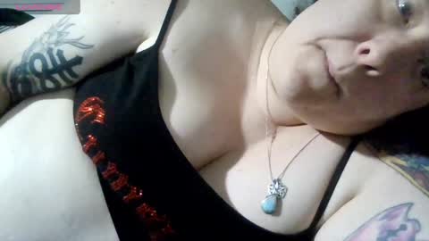 Snapshot of emberlynnix chatting on 06.05.26 Emberlyn Nix online show from 06.05.26