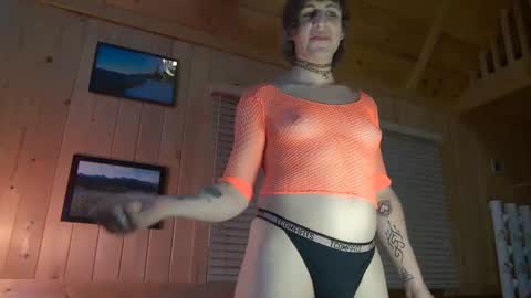 Snapshot of embertheflame chatting on 09.21.25 Ember the Flame online show from 09.21.25