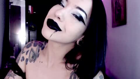 Snapshot of emearld_black chatting on 05.23.26 Emerald Black online show from 05.23.26